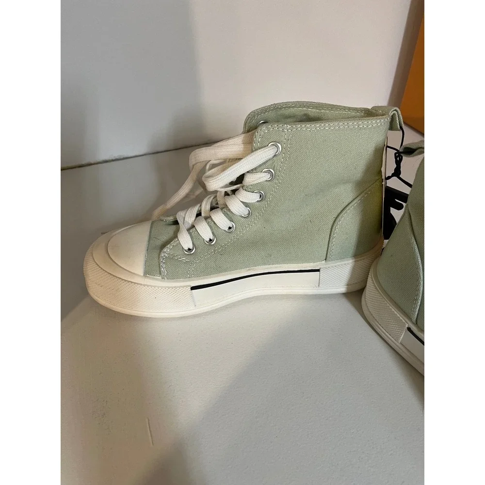 Comfort & Ardene step into